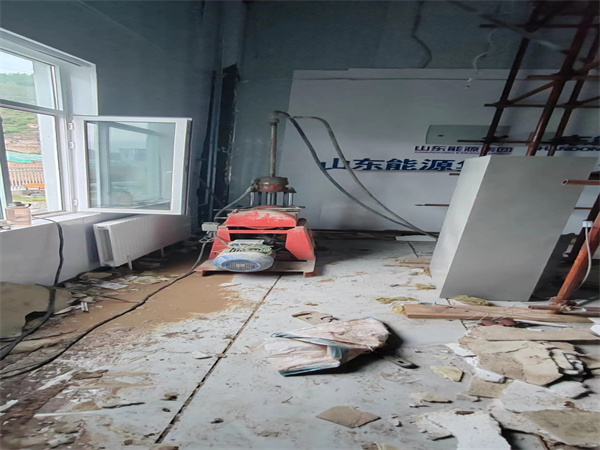 通什镇地基基础下沉墙体裂缝加固注浆顶升施工