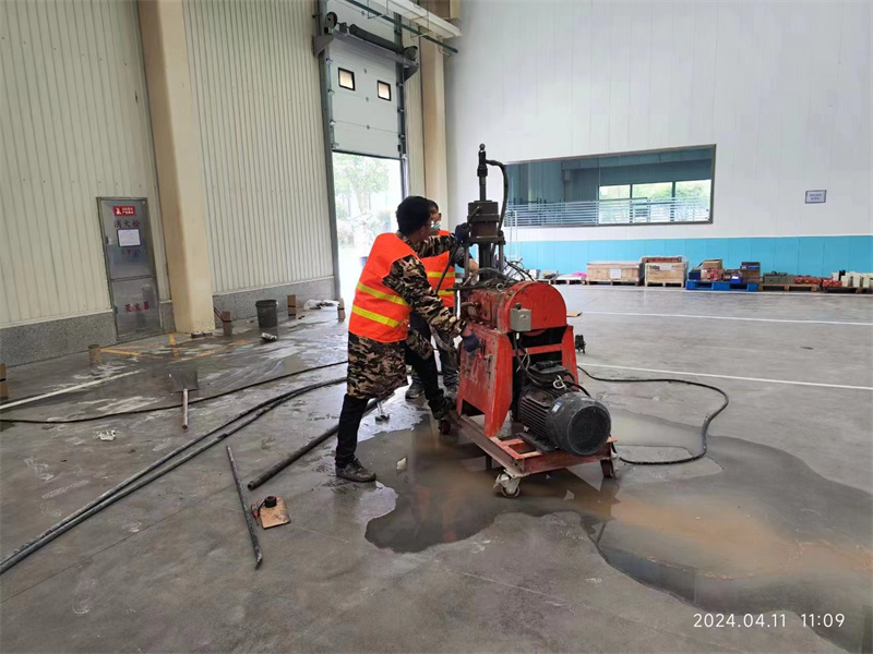 通什镇厂房地面下沉塌陷注浆加固施工